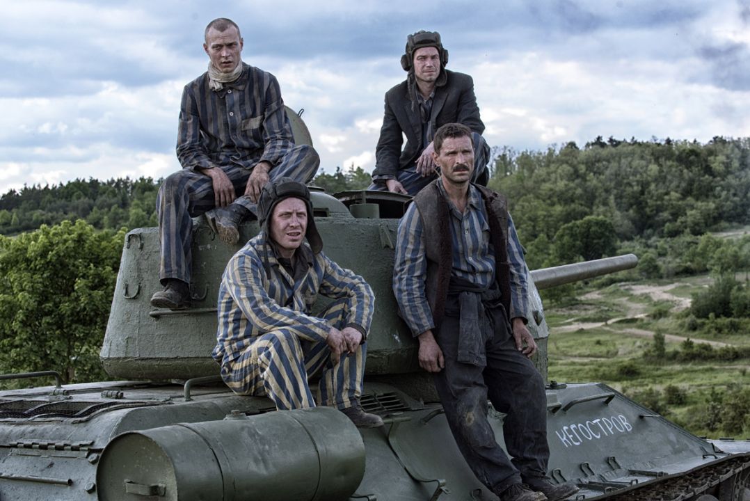 За что будут ругать фильм «Т-34»? Мнение актеров Добронравова и Богданова