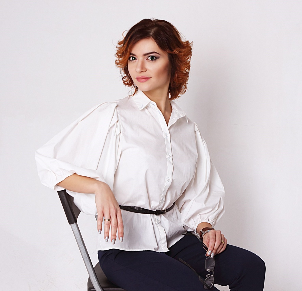 Елена Шамова — ростовский семейный психотерапевт, специалист по игровой и арт-терапии. 