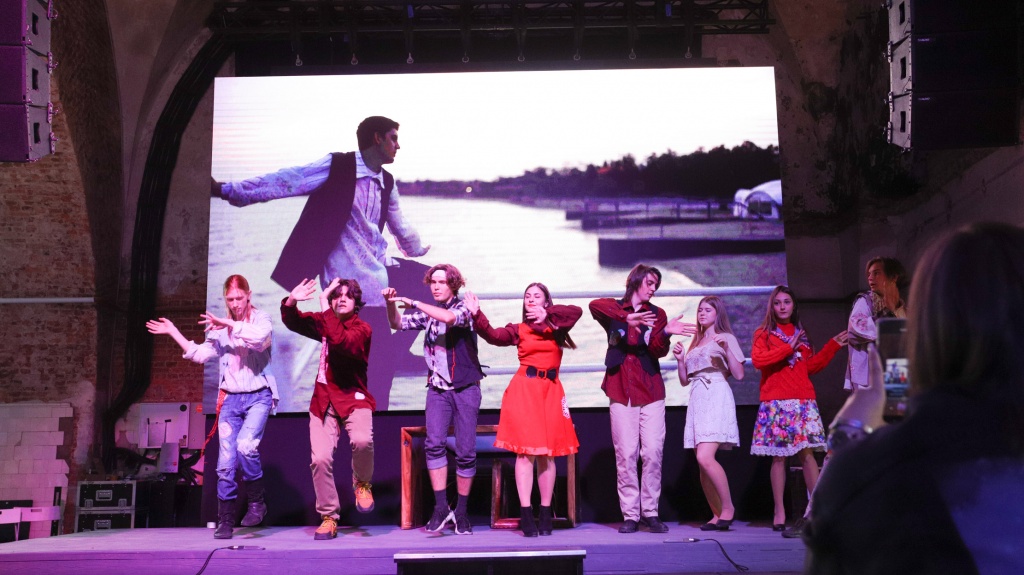 Участие «Трудного театра» в программе Всероссийского молодежного форума «Выше Крыши», Санкт-Петербург. Сентябрь 2021 года.