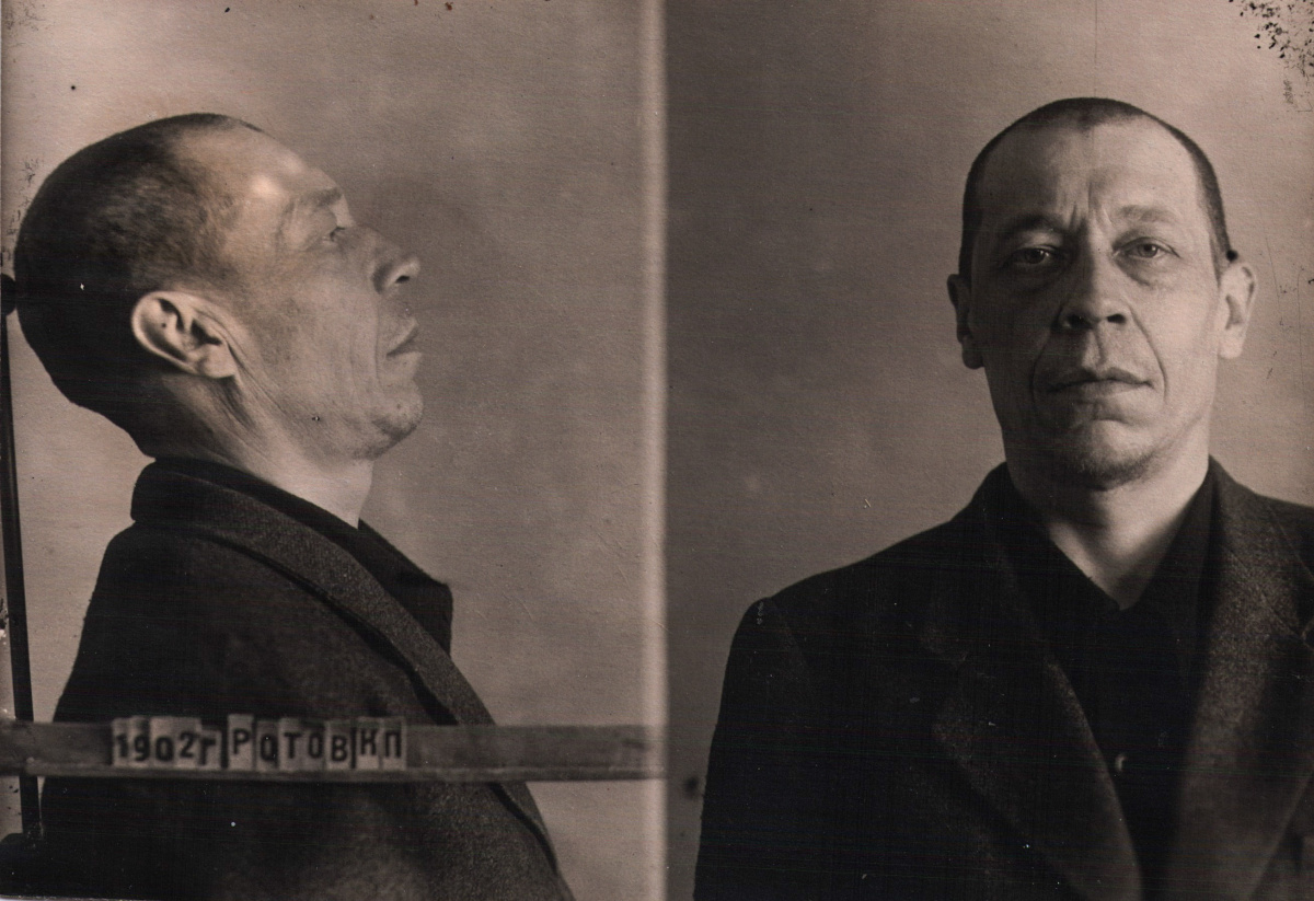 Константин Ротов, советский художник-график, сын донского казака. Фото после ареста.