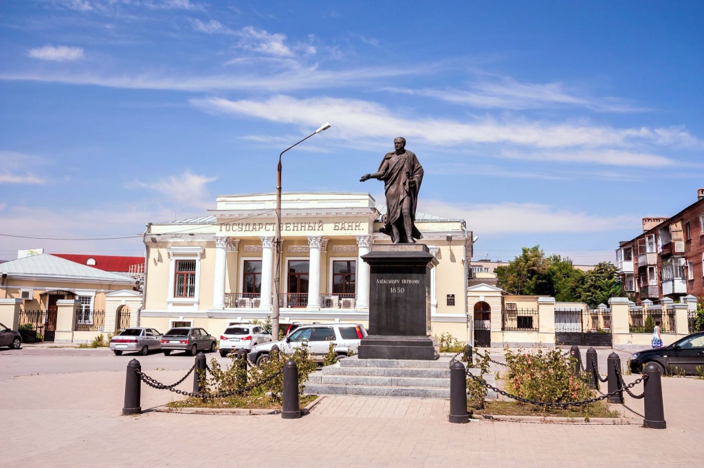 Памятник Александру I в Таганроге. 
