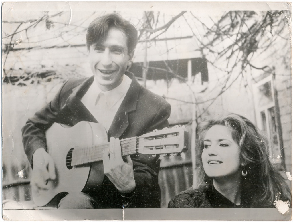 С Викой Тимофеевой, женой лидера «Пекин Роу-Роу», 1992 год.