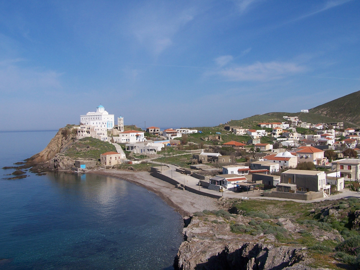 Так сегодня выглядит Псара — скалистый островок в Эгейском море. Псара упоминалась Гомером в «Одиссее». Площадь острова — 40,5 кв. км, население — меньше 500 человек.