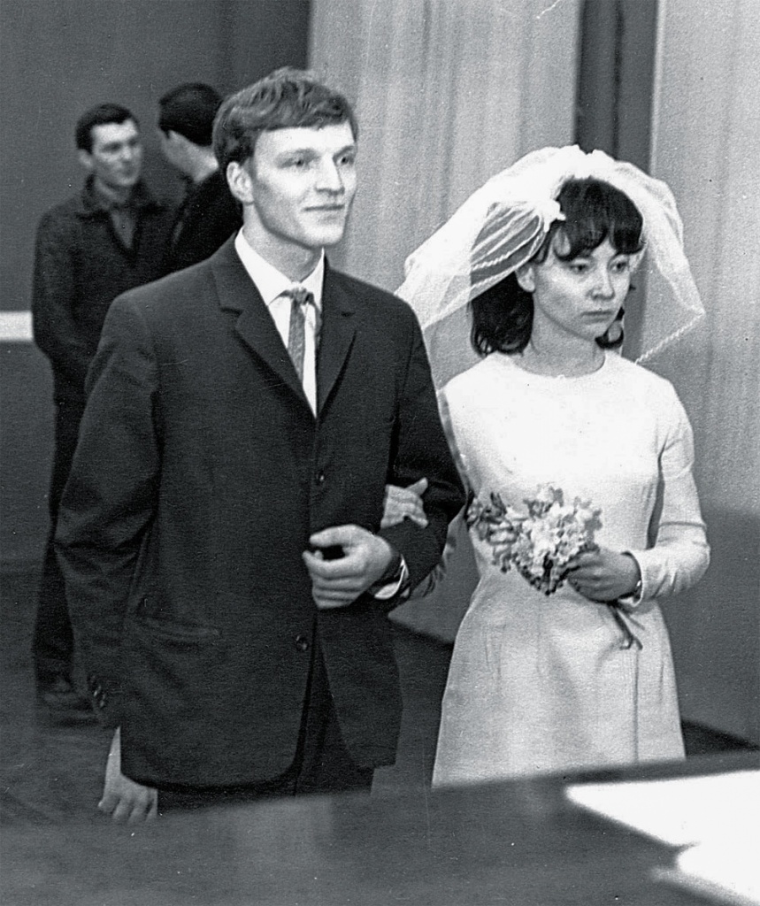 С женой Ириной Бычковой, 1966 год.