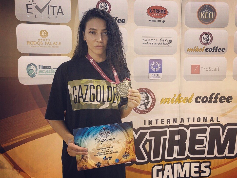 На соревнованиях в Греции в рамках International Extreme Games Виктория Склярова из Шахт победила соперницу из Алжира и стала чемпионом мира по смешанным единоборствам.