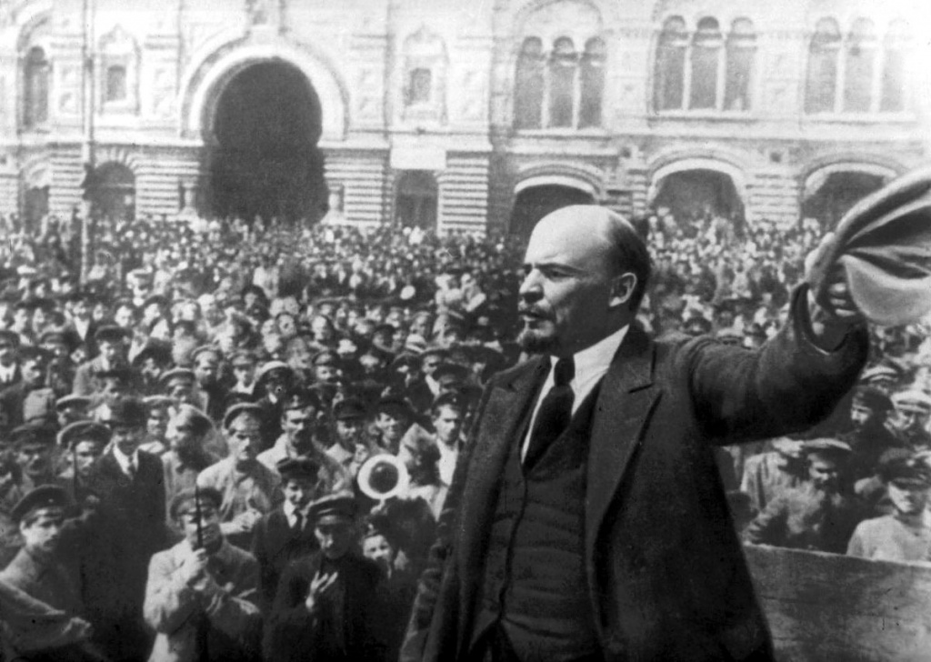 «Ленина снимают с броневика и везут в особняк Матильды»