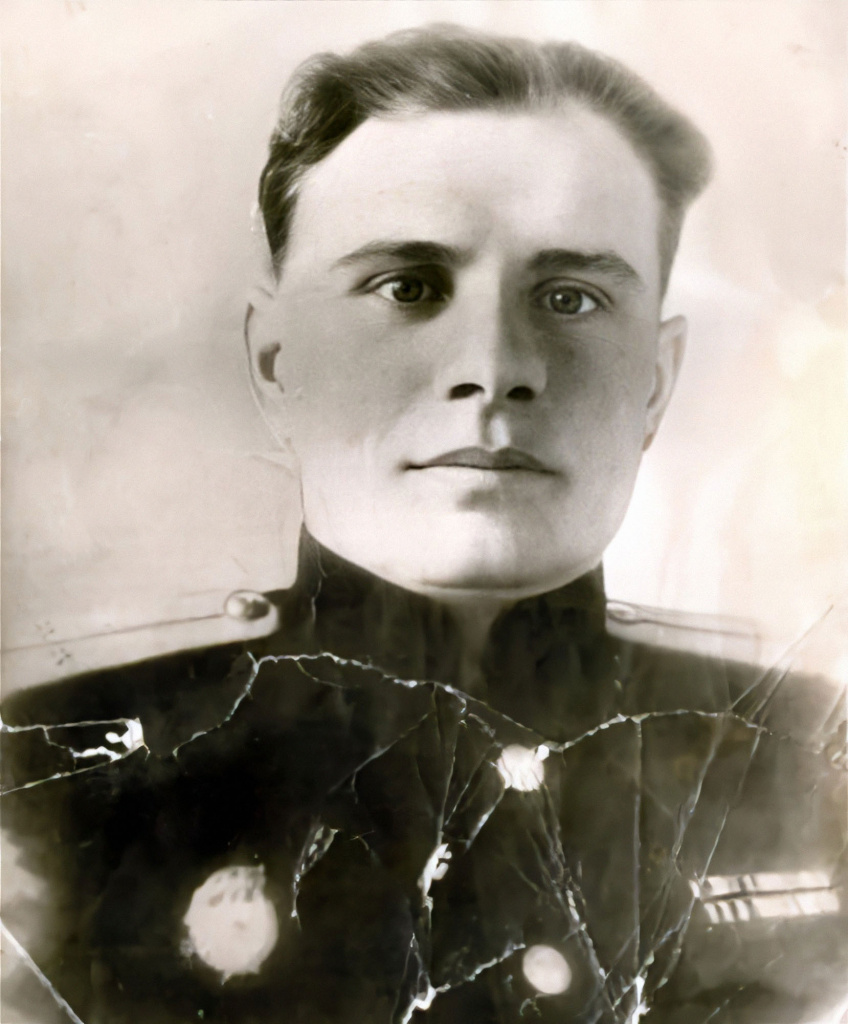  Лейтенант Алексей Берест.