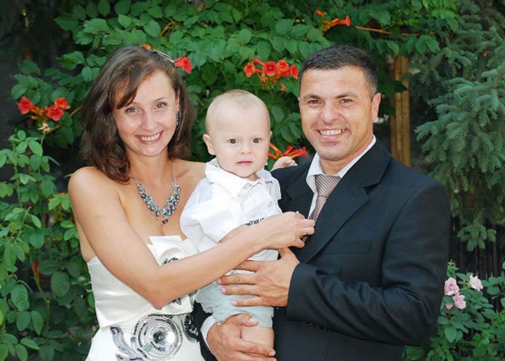 Михаил Шубин с женой и сыном до трагедии. 