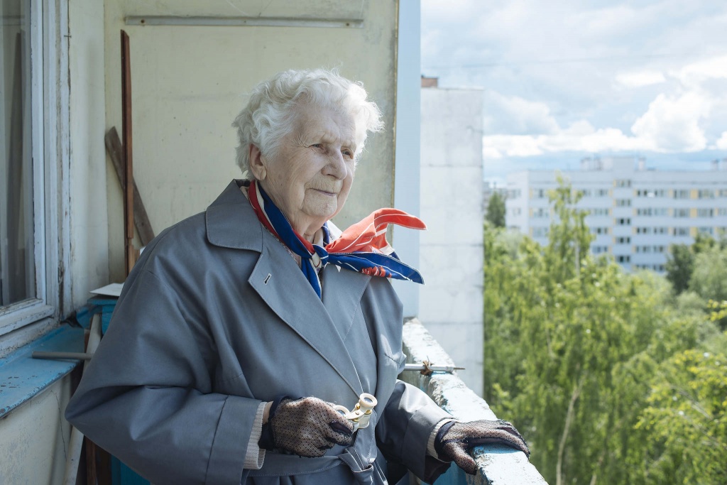 Александра Антонова, променад на балконе.