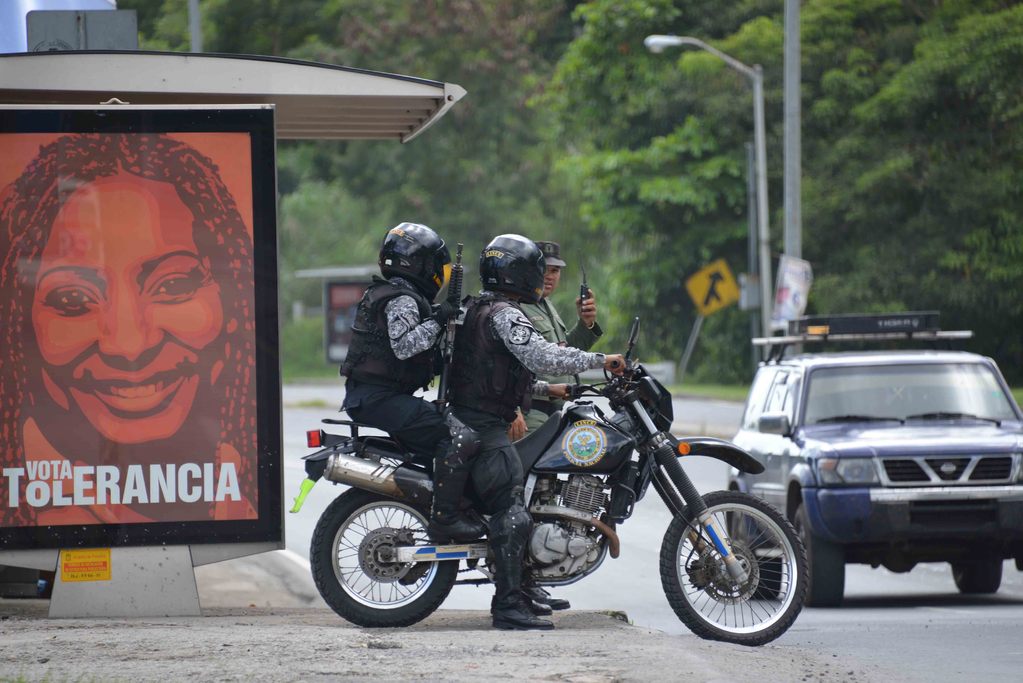 Полицейские, Панама.