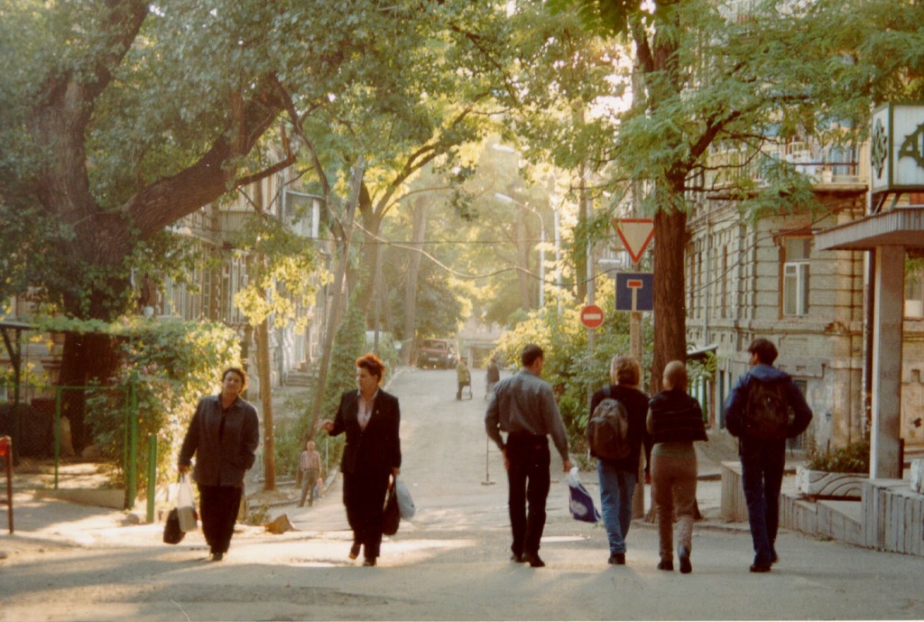 Прогулка с самарцами по Ульяновской улице, 2001 год.