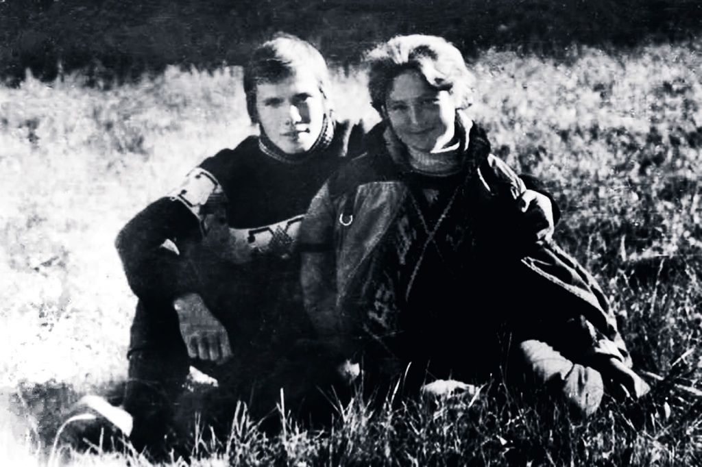 Студенты Василий Голубев и Ольга Копылова на уборке картошки, сентябрь 1976 года.