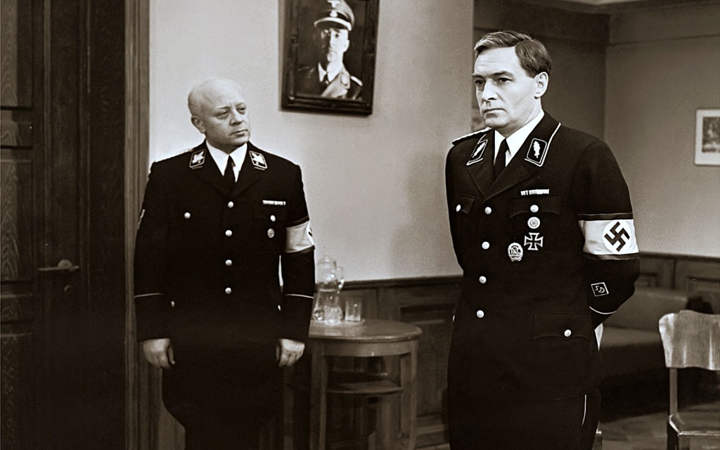 Самым первым полноформатным русским сериалом по праву считается «17 мгновений весны», вышедший на телеэкраны в 1973 году.