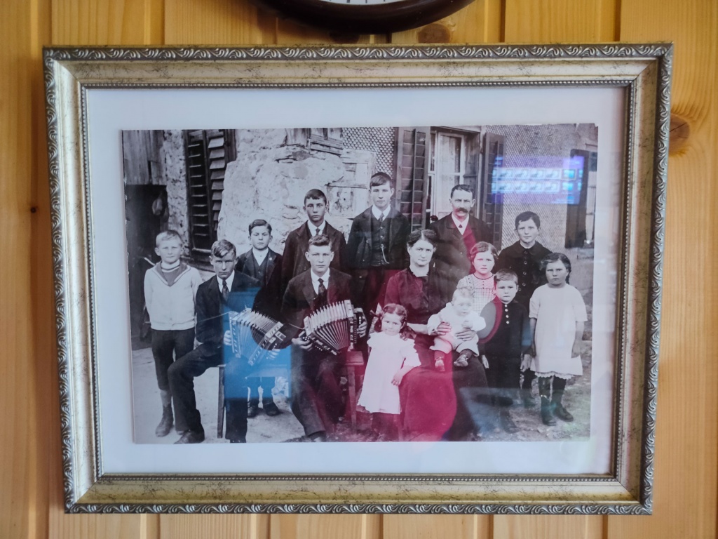 Фото предков занимает почетное место в русском доме Йорга Дусса.