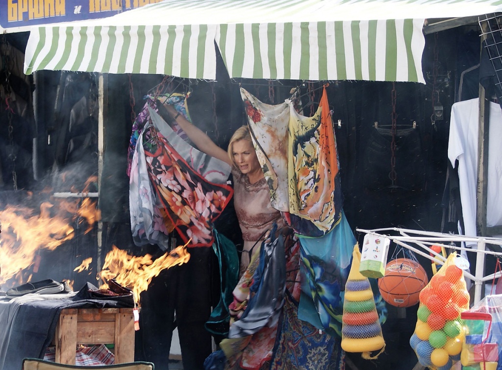 В сериале «Челночницы» был эпизод с пожаром на рынке Темерник (кадр из сериала).