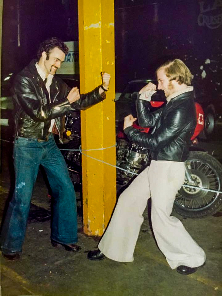 Веселая молодость Дэвида (он справа). Лестер, 1975 год.