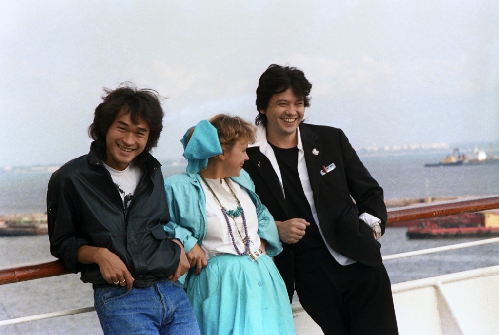 Участники фильма «Игла»: Виктор Цой, актриса Нина Ильина, режиссер Рашид Нугманов на кинофестивале «Золотой Дюк», 1988 год.