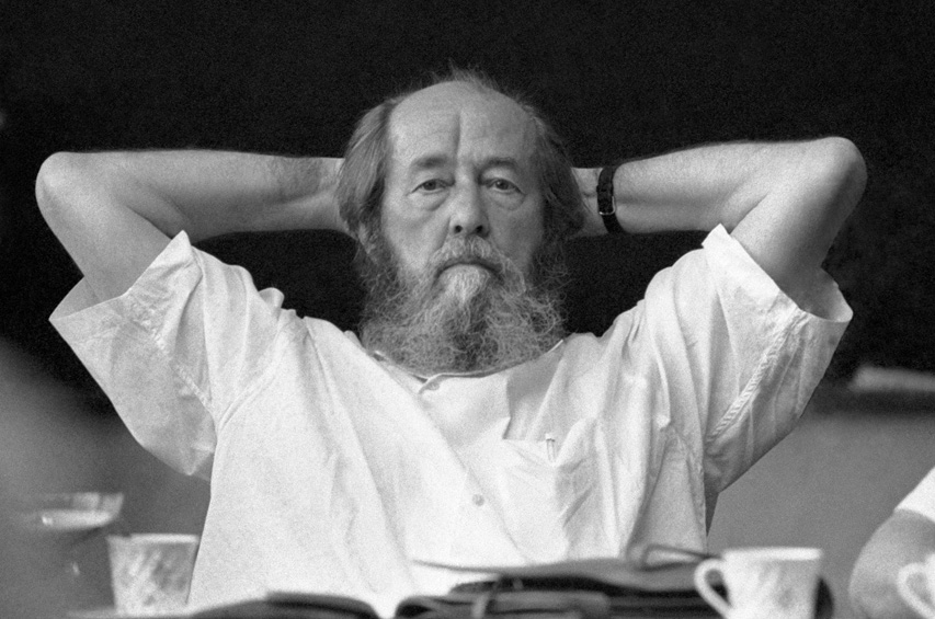 В Ростове Солженицын болел за «Сельмаш», а на Большую Садовую ходил учиться флирту