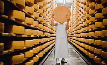 Что не так с сыром в России? Объясняет сыровар Эдуард Ястребов